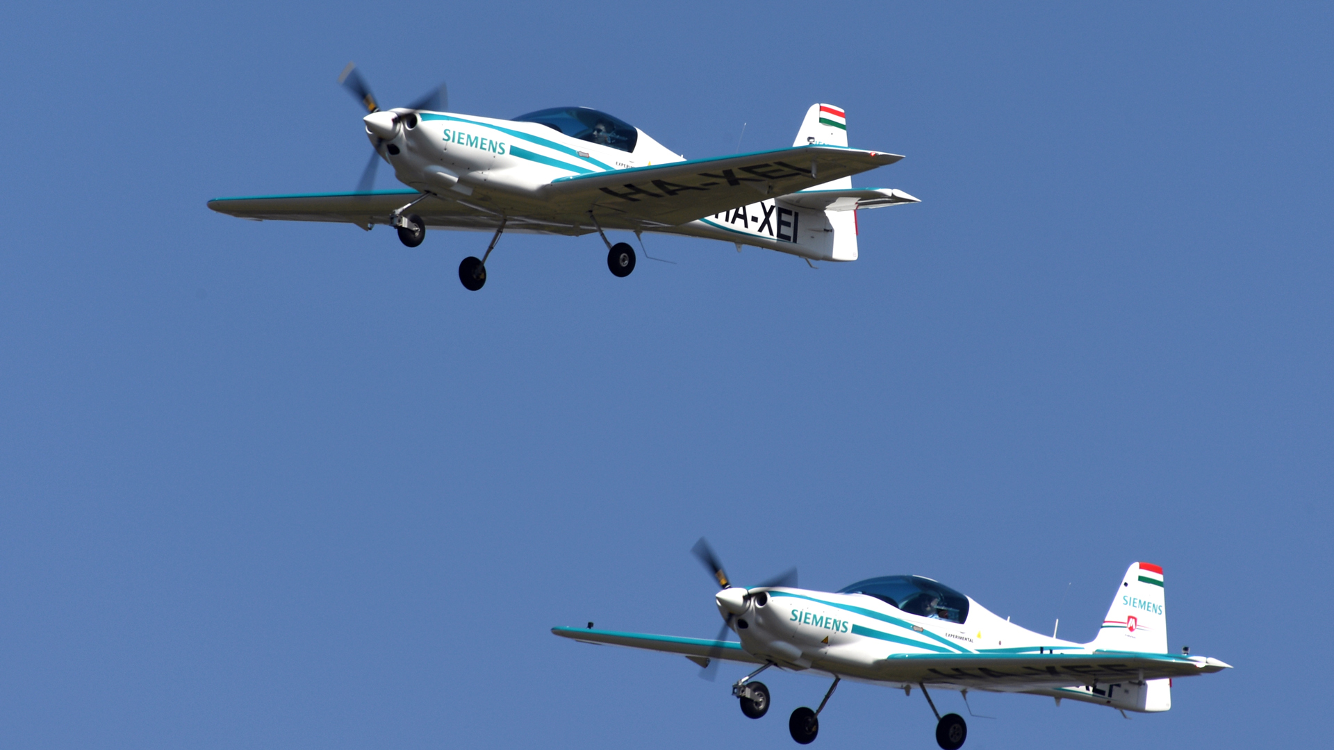 Zwei Flugzeuge in der Luft